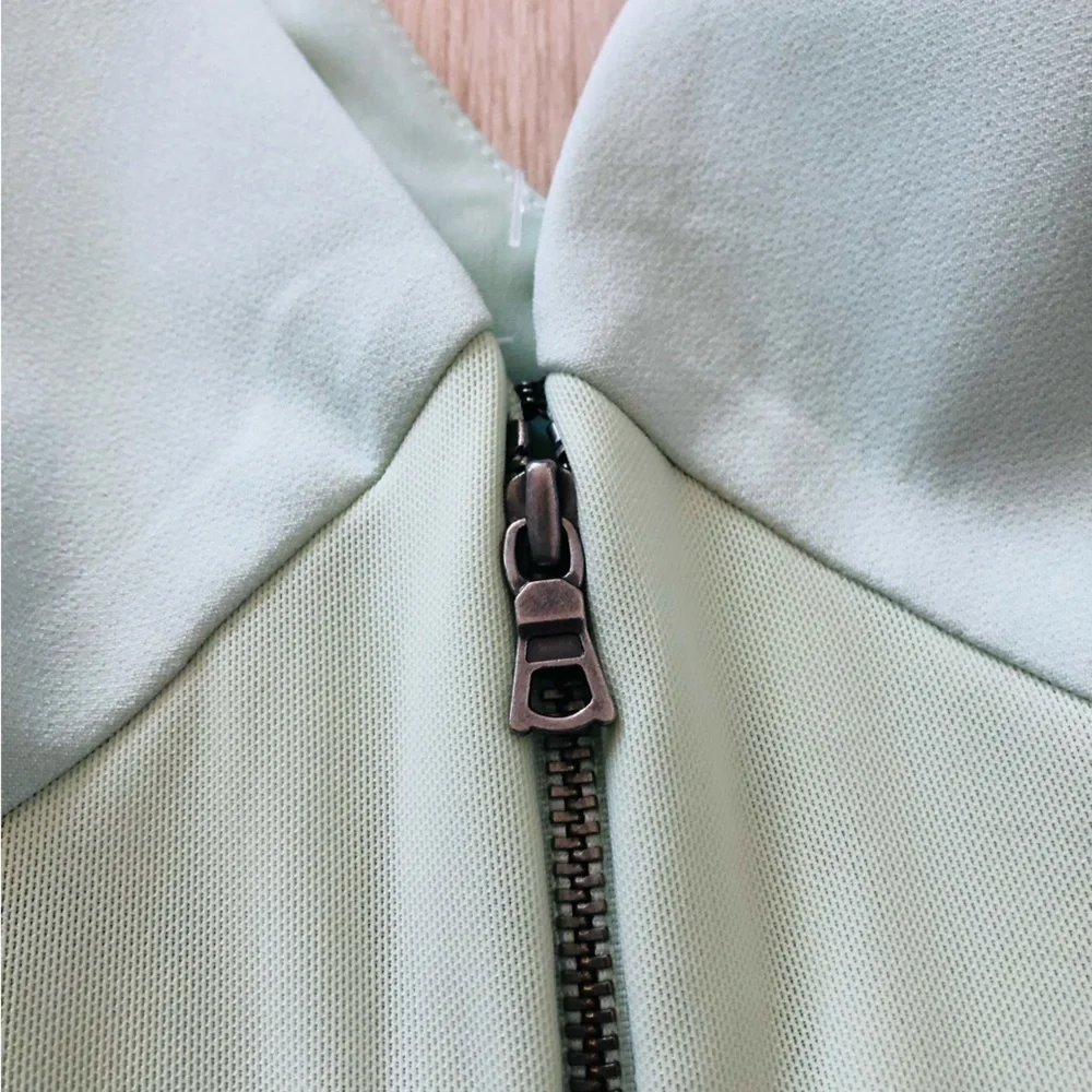 Alice + Olivia Nina Fit & Flare Dress in Mint Green Size 6 - Picture 10 of 14